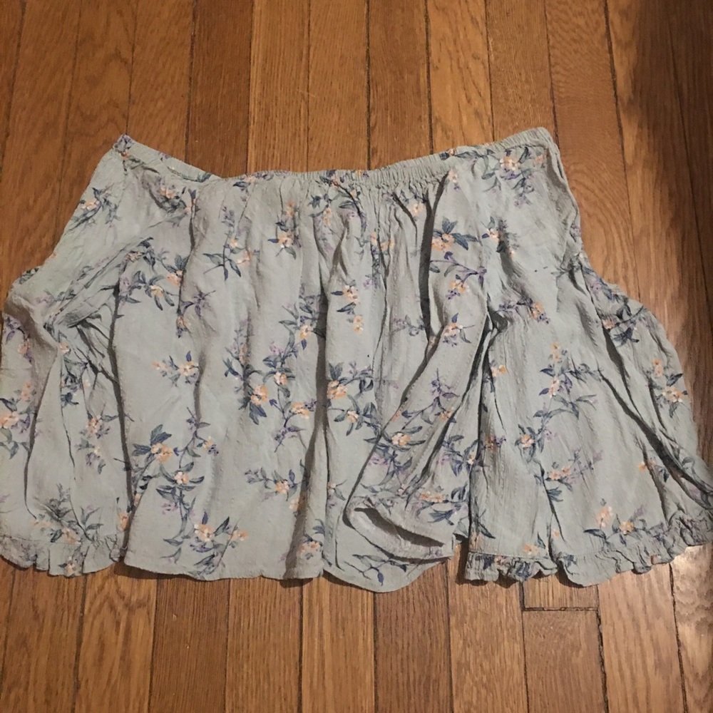 American Eagle Off the shoulder blouse